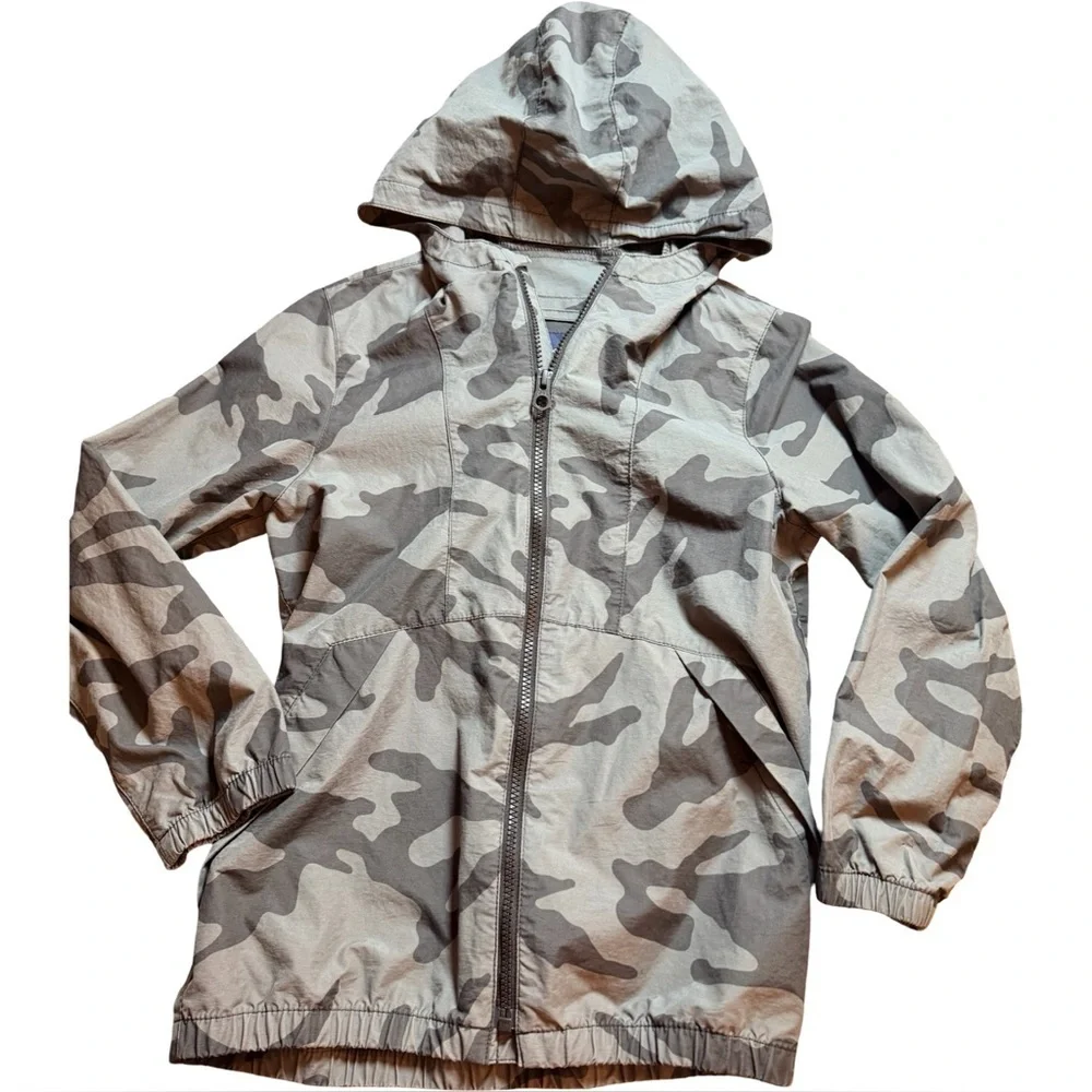 GAP Boys Camo Full-Zip Jacket – Size M (8R)